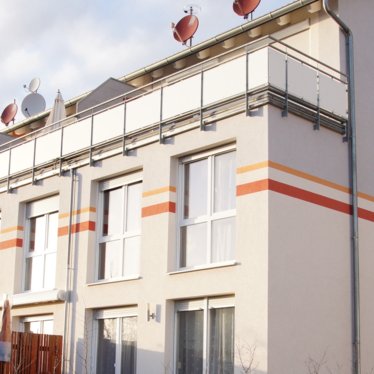 Haus bei Scheidung verkaufen in Fürth: Reihenhäuser mit hellen Fassaden