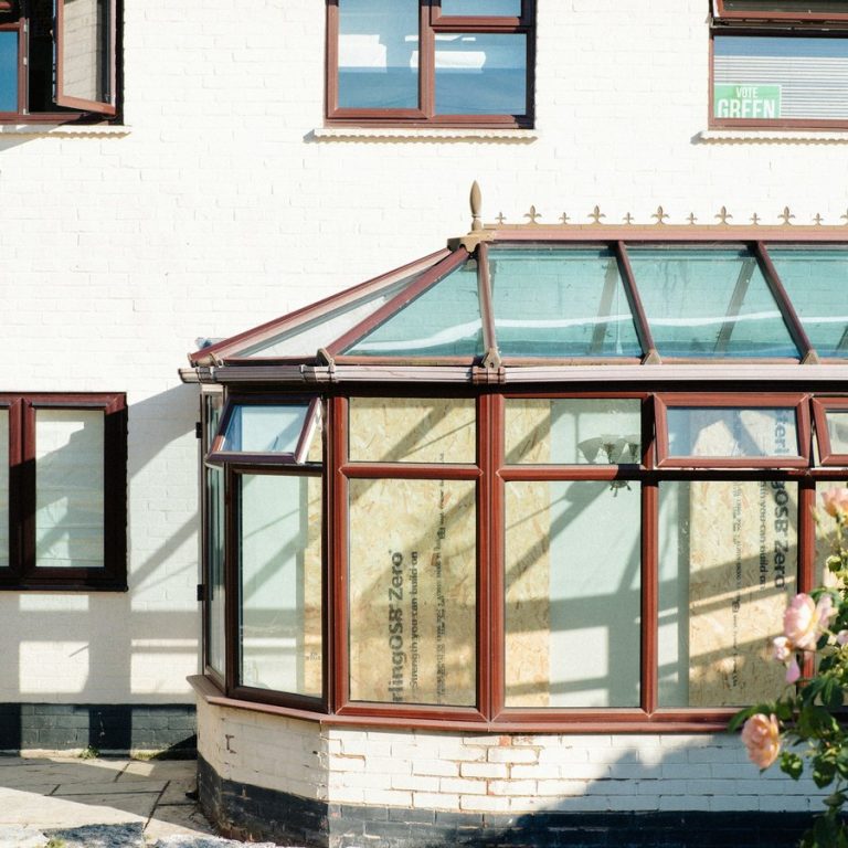 Haus verkaufen Aurachtal: Wohnhaus mit Wintergarten und Solardach