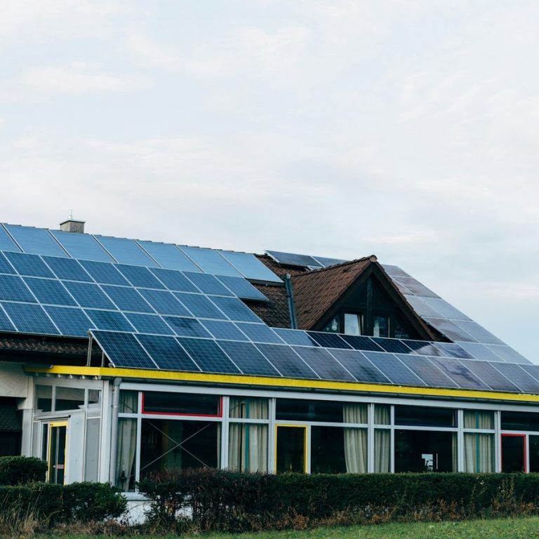 Haus verkaufen Langenzenn: Wohnhaus mit Photovoltaikanlage auf dem Dach