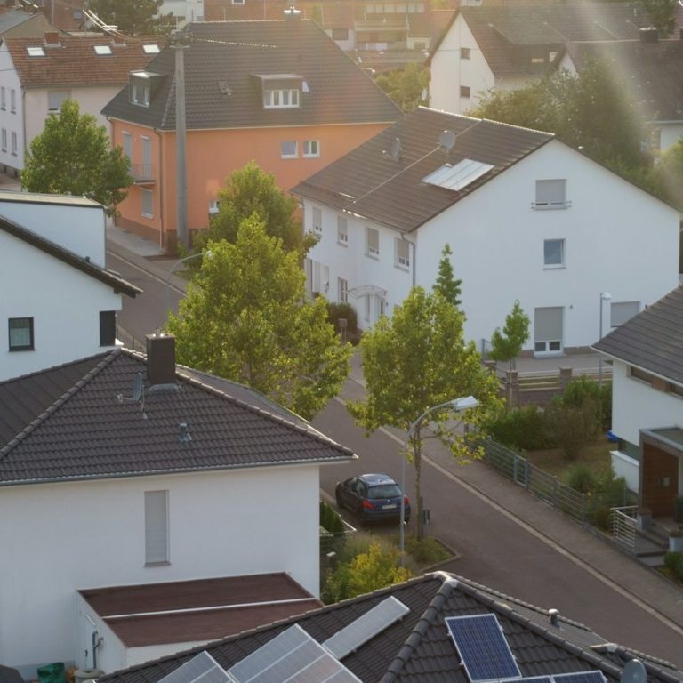 Immobilienmakler Obermichelbach: Wohngebiet mit Einfamilienhäusern