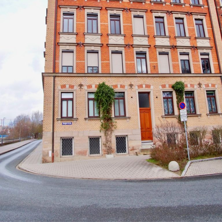 Wohnung schnell verkaufen in Stein: Mehrfamilienhaus mit Eingang